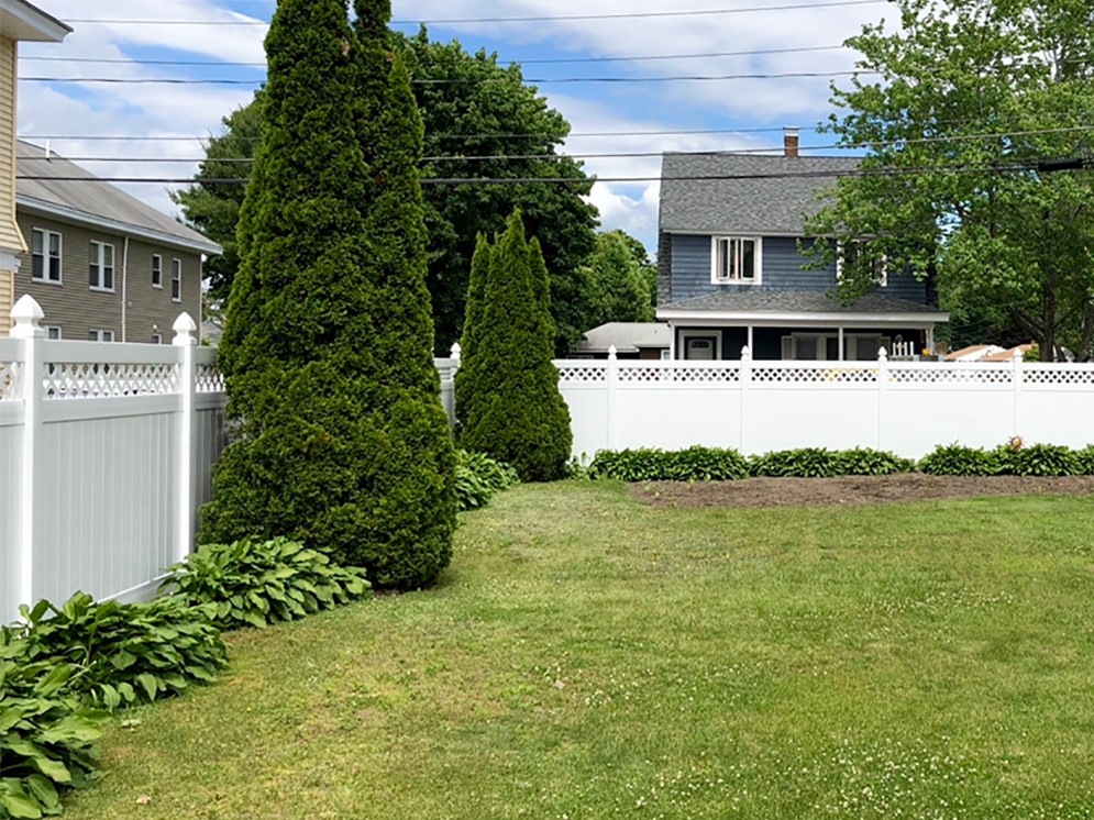Photo of a New Hampshire privacy fence