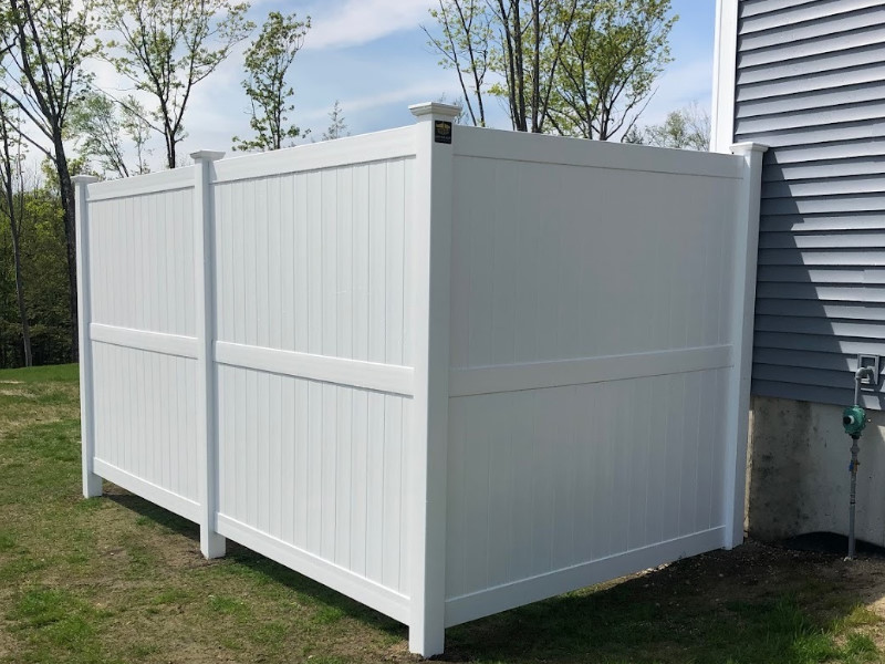 Vinyl fence solutions for the Derry, New Hampshire area
