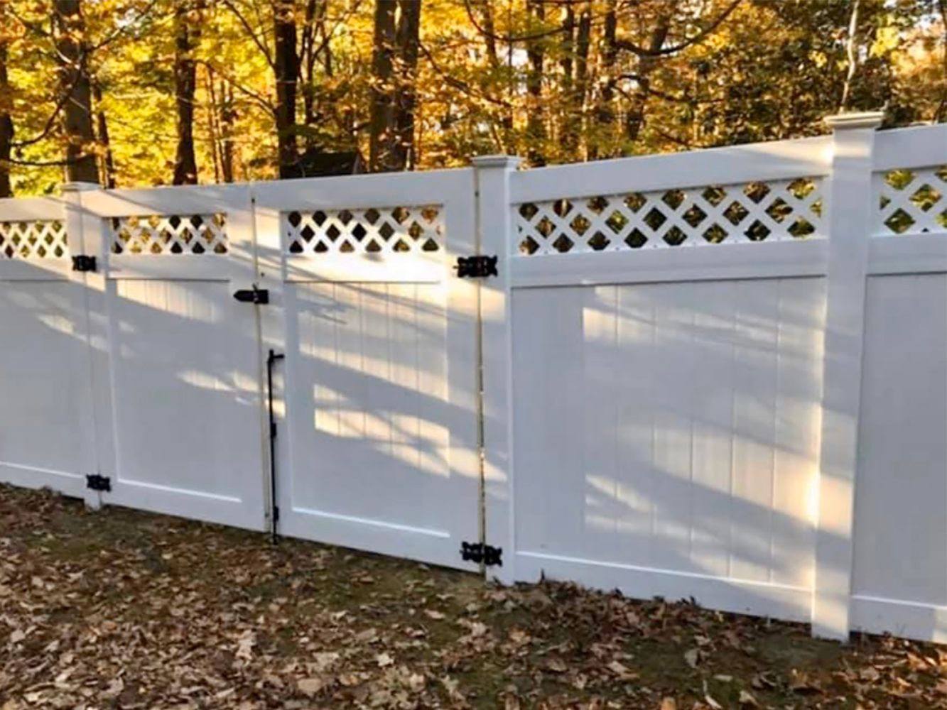 vinyl fence Dracut Massachusetts